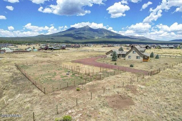 6555 N CHAMBERS Drive, Flagstaff, AZ 86001