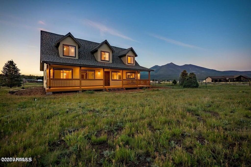 6555 N CHAMBERS Drive, Flagstaff, AZ 86001