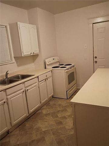 2627 College Avenue, Kansas City, MO 64127