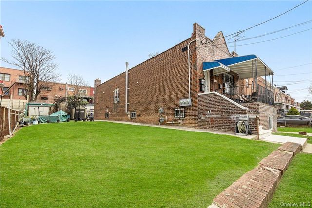 1021 E 213th Street 1, Bronx, NY 10469