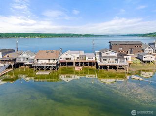2423 Day Island Boulevard W, University Place, WA 98466
