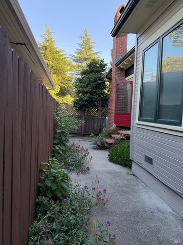 530 W Stephenson St, Ukiah, CA 95482