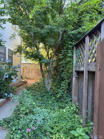 530 W Stephenson St, Ukiah, CA 95482
