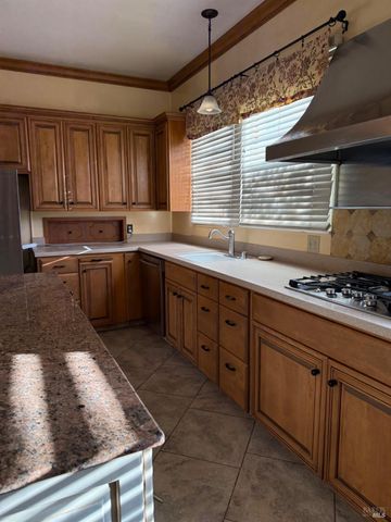 530 W Stephenson St, Ukiah, CA 95482