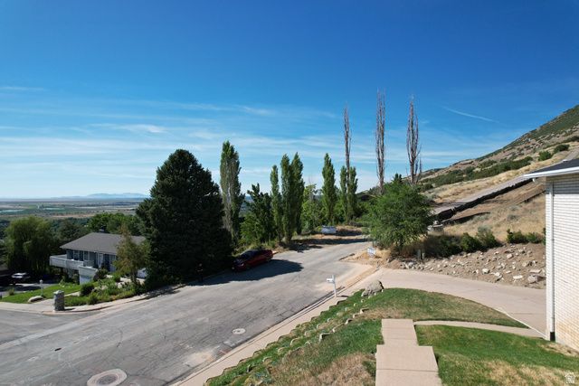 1398 N OAKRIDGE DR, Centerville, UT 84014