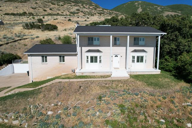 1398 N OAKRIDGE DR, Centerville, UT 84014