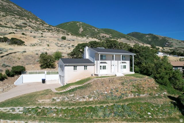 1398 N OAKRIDGE DR, Centerville, UT 84014