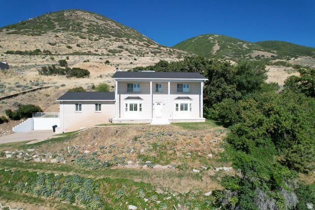 1398 N OAKRIDGE DR, Centerville, UT 84014
