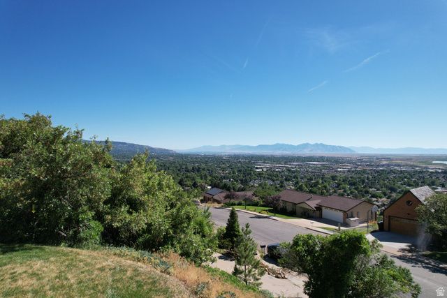 1398 N OAKRIDGE DR, Centerville, UT 84014
