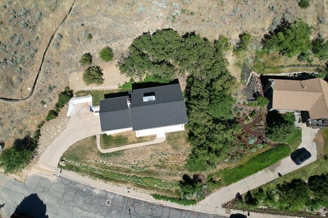 1398 N OAKRIDGE DR, Centerville, UT 84014