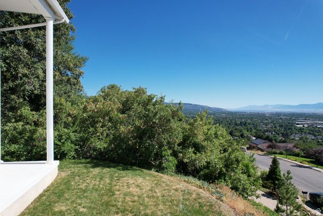 1398 N OAKRIDGE DR, Centerville, UT 84014