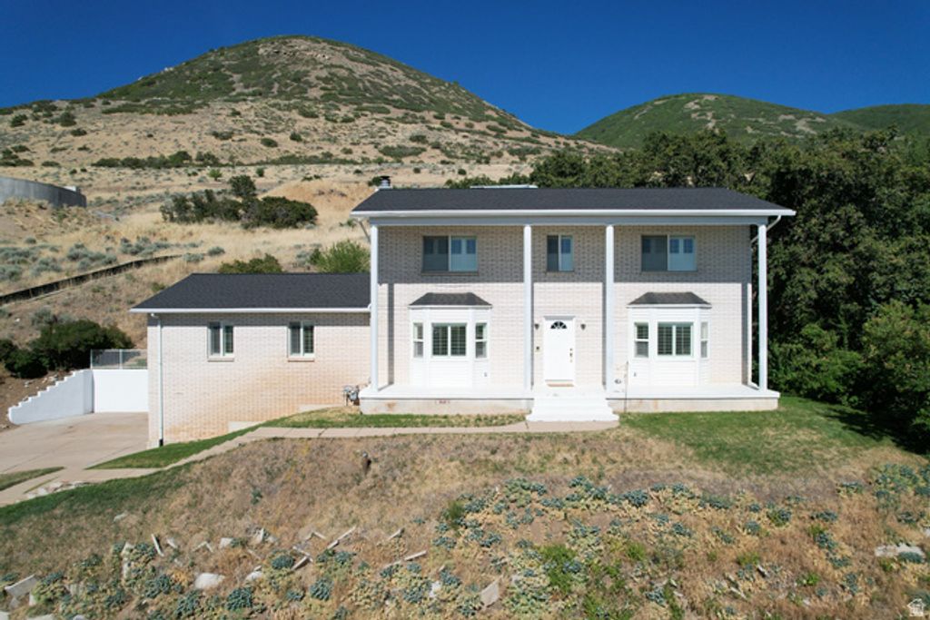 1398 N OAKRIDGE DR, Centerville, UT 84014