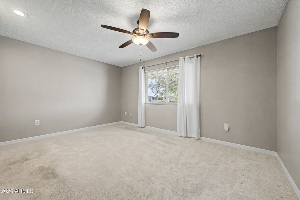 Image 15 of property listing at 10708 W CAMELOT Circle, Sun City, AZ 85351