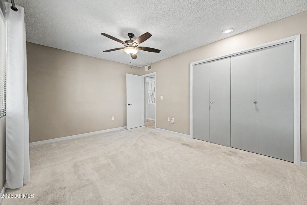 Image 16 of property listing at 10708 W CAMELOT Circle, Sun City, AZ 85351