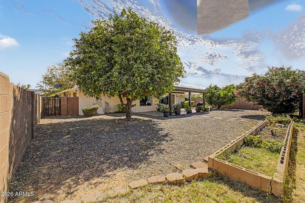 Image 29 of property listing at 10708 W CAMELOT Circle, Sun City, AZ 85351