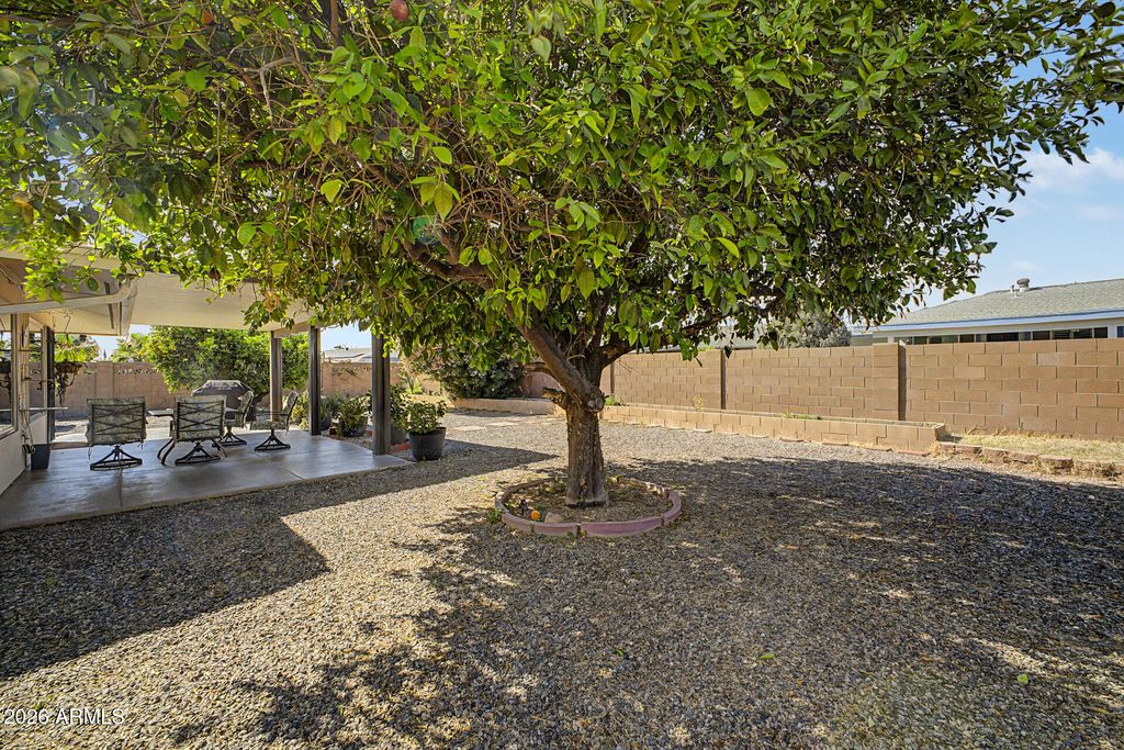Image 34 of property listing at 10708 W CAMELOT Circle, Sun City, AZ 85351