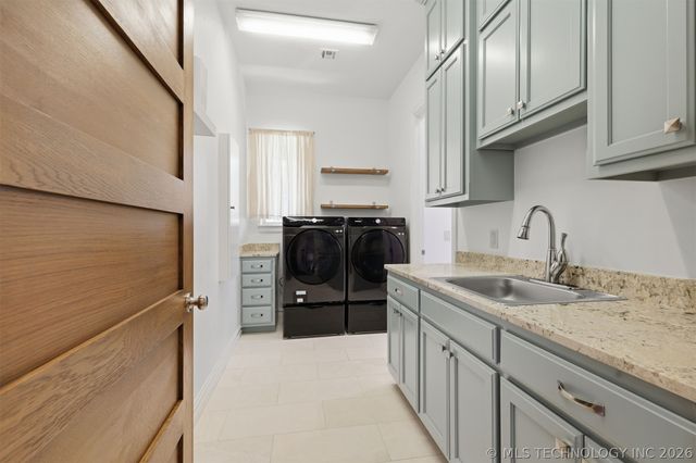 6133 E 138th Street S, Bixby, OK 74008