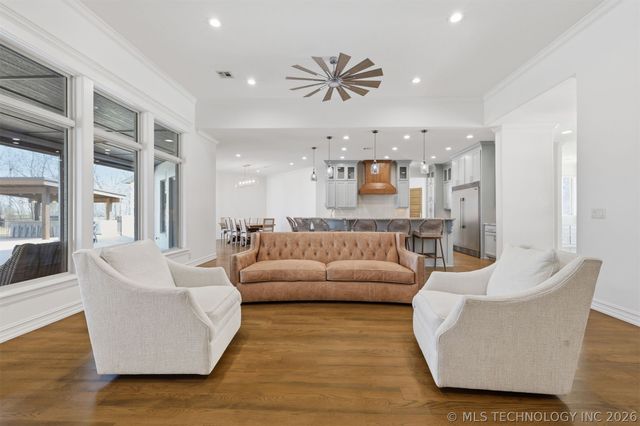 6133 E 138th Street S, Bixby, OK 74008