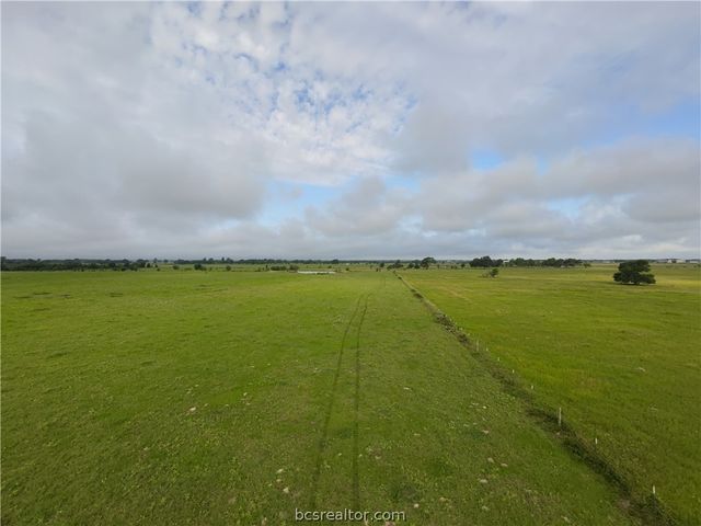415 Veterans Memorial Dr, Navasota, TX 77868
