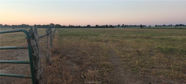 415 Veterans Memorial Dr, Navasota, TX 77868