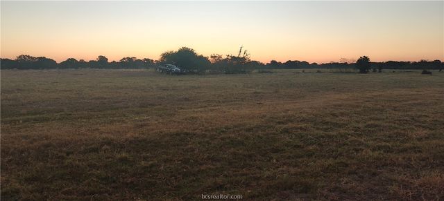 415 Veterans Memorial Dr, Navasota, TX 77868