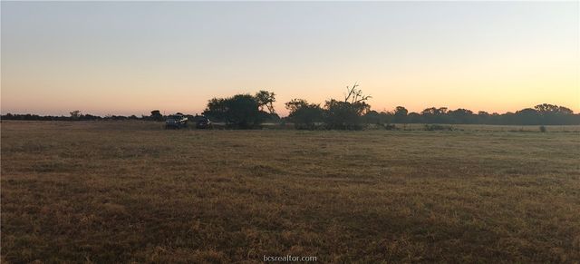 415 Veterans Memorial Dr, Navasota, TX 77868