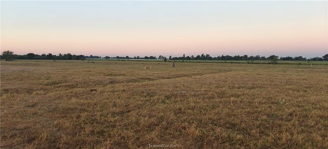 415 Veterans Memorial Dr, Navasota, TX 77868