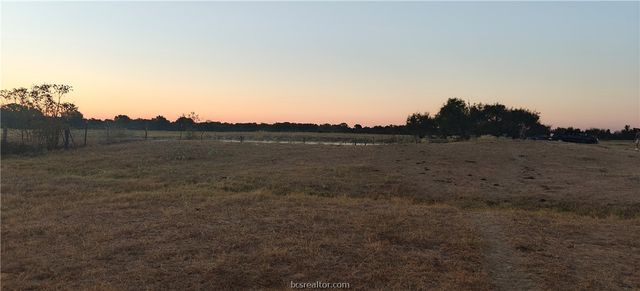 415 Veterans Memorial Dr, Navasota, TX 77868