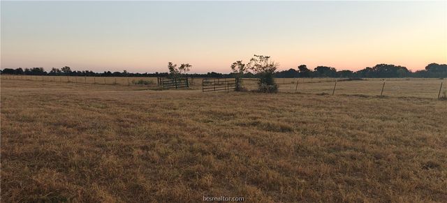 415 Veterans Memorial Dr, Navasota, TX 77868