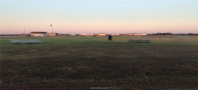 415 Veterans Memorial Dr, Navasota, TX 77868