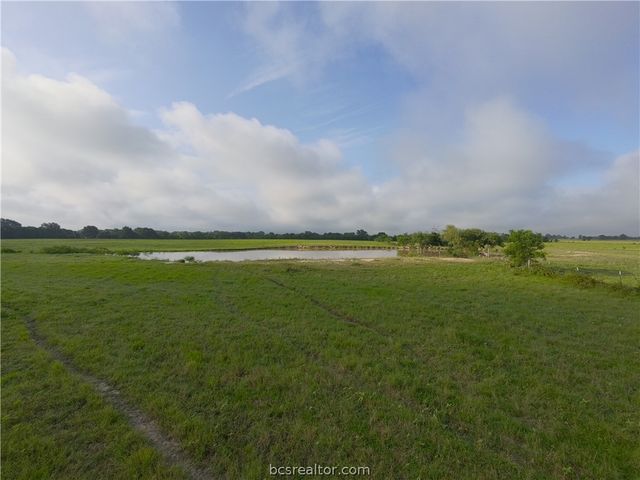 415 Veterans Memorial Dr, Navasota, TX 77868