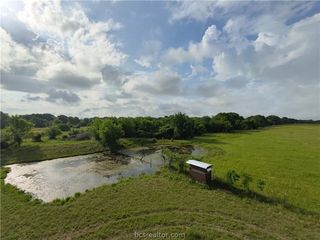 415 Veterans Memorial Dr, Navasota, TX 77868