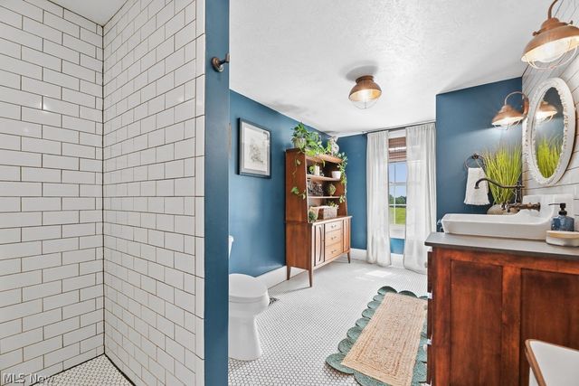 11925 Lippincott Road, East Rochester, OH 44625