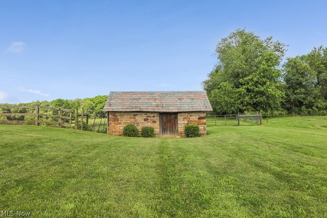 11925 Lippincott Road, East Rochester, OH 44625