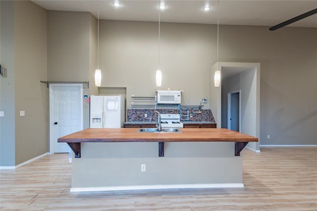 758 Rs County Road 3350, Emory, TX 75440
