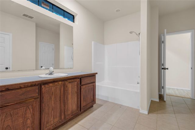 758 Rs County Road 3350, Emory, TX 75440