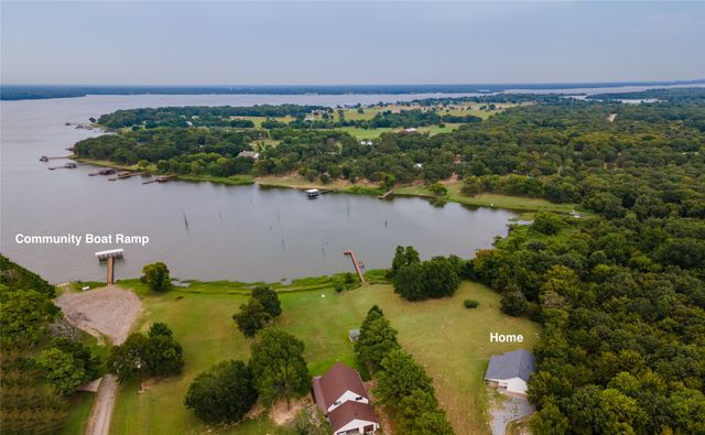 758 Rs County Road 3350, Emory, TX 75440