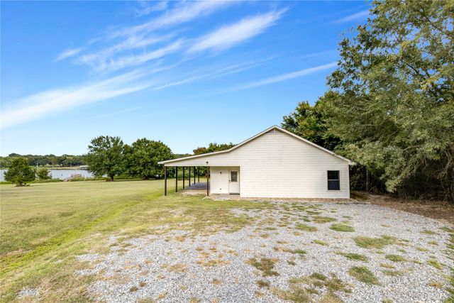 758 Rs County Road 3350, Emory, TX 75440