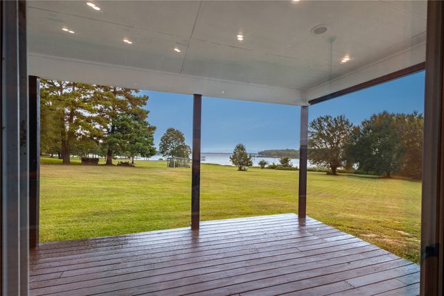 758 Rs County Road 3350, Emory, TX 75440