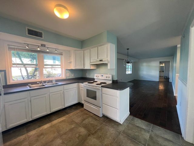 1511 Holly Dr., North Myrtle Beach, SC 29582