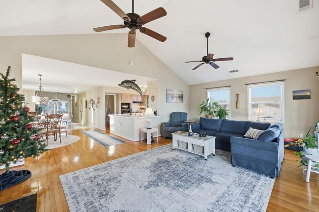 1511 Holly Dr., North Myrtle Beach, SC 29582