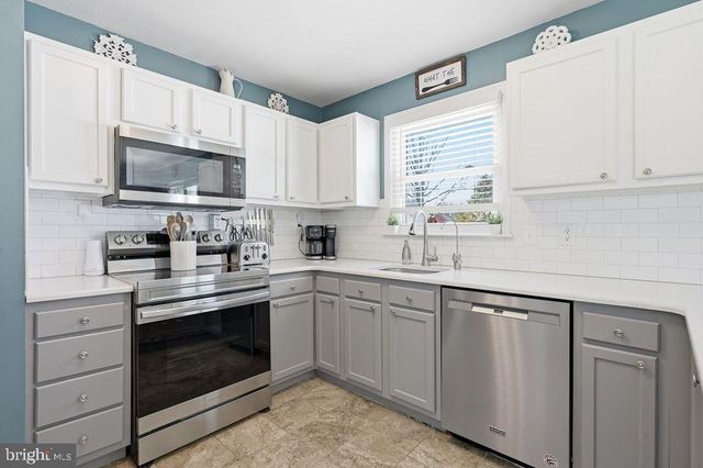 2620 SHERWOOD DR, Wilmington, DE 19808