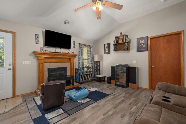 3253 E Colonial Street, Republic, MO 65738