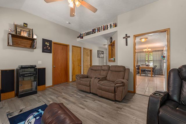 3253 E Colonial Street, Republic, MO 65738