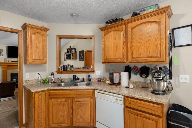3253 E Colonial Street, Republic, MO 65738