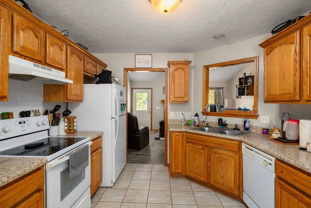 3253 E Colonial Street, Republic, MO 65738