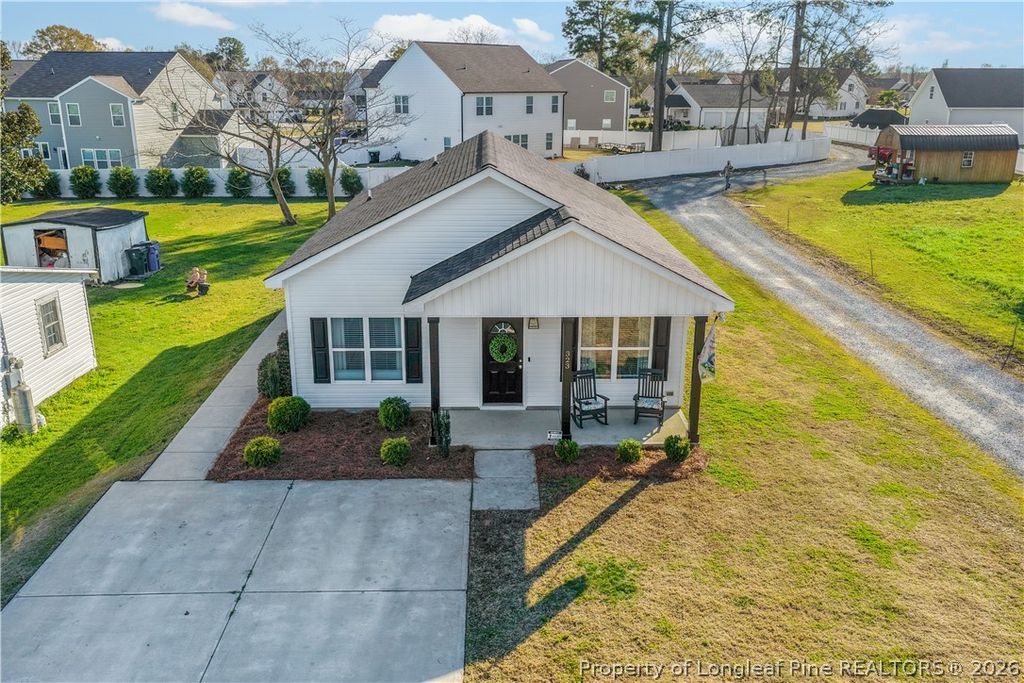 323 W Wooddall Street, Benson, NC 27504 — photo 3