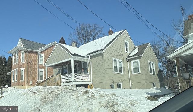 19 OAKLAND AVE, West Grove, PA 19390