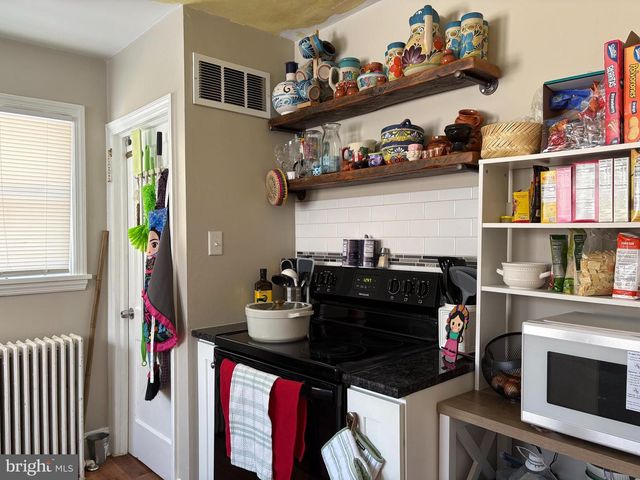 19 OAKLAND AVE, West Grove, PA 19390