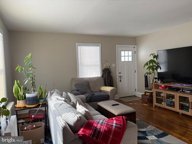 19 OAKLAND AVE, West Grove, PA 19390